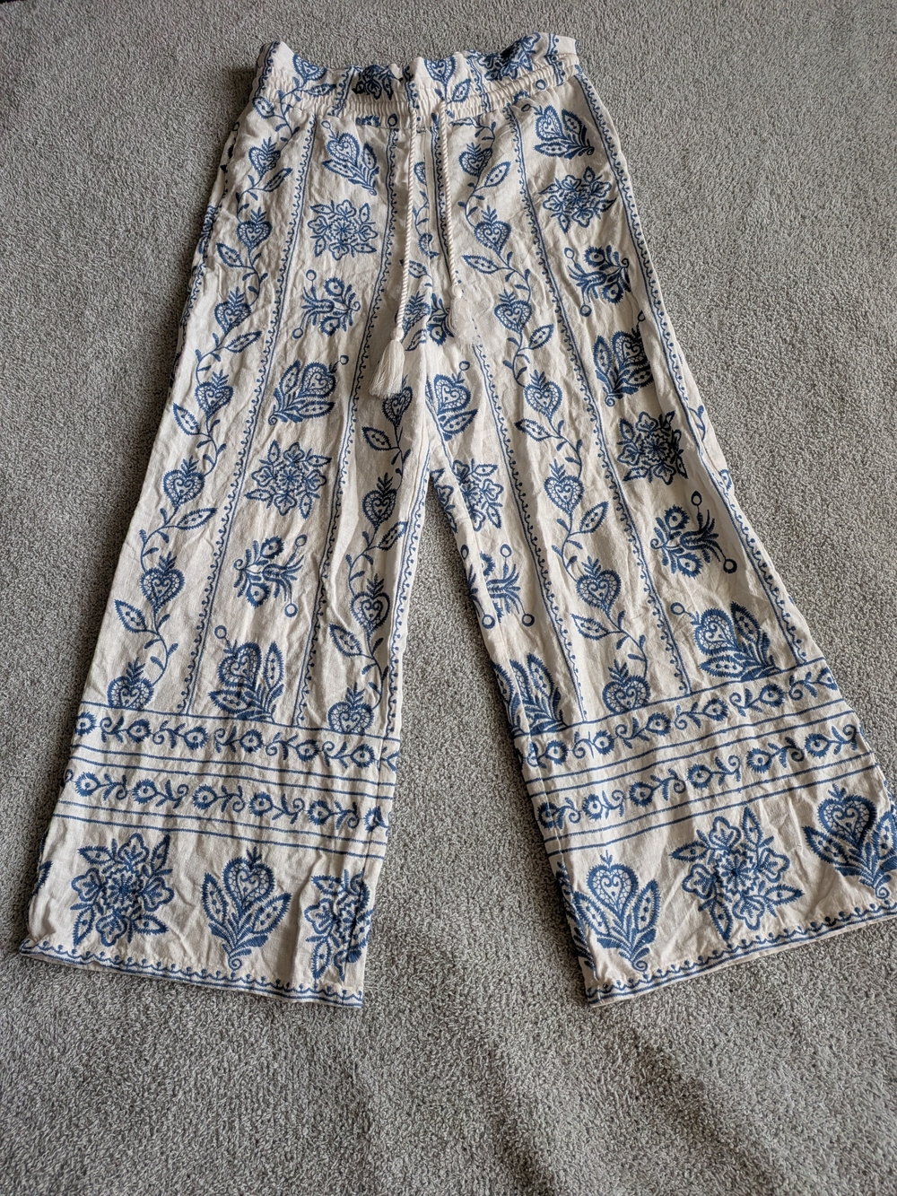 🌼B2G1🌼 House of Harlow 1960 Cream Wide-Leg Linen Pants with Blue Floral Print